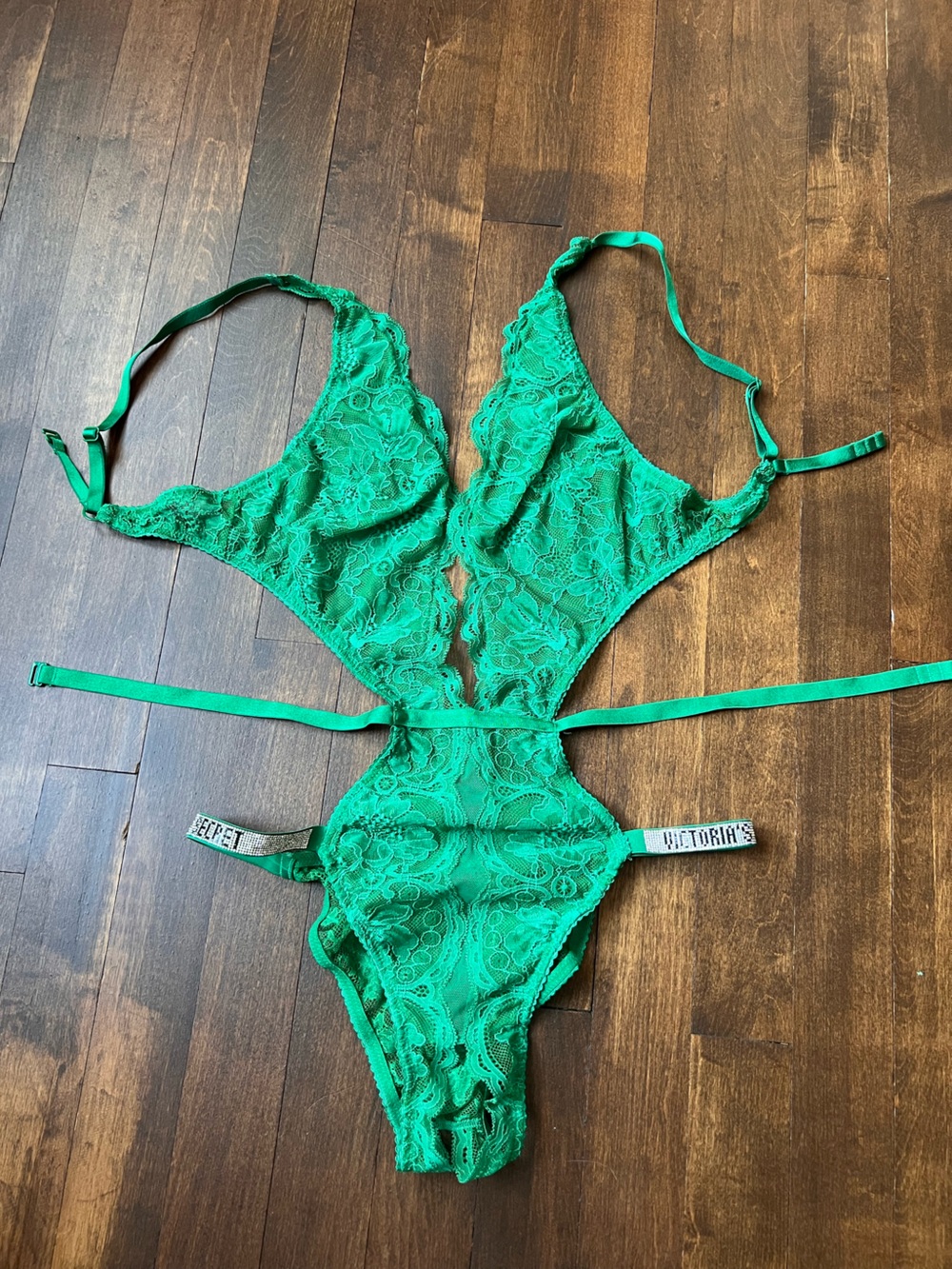 Victoria's Secret Emerald Green Lace Bralette & Thong Set